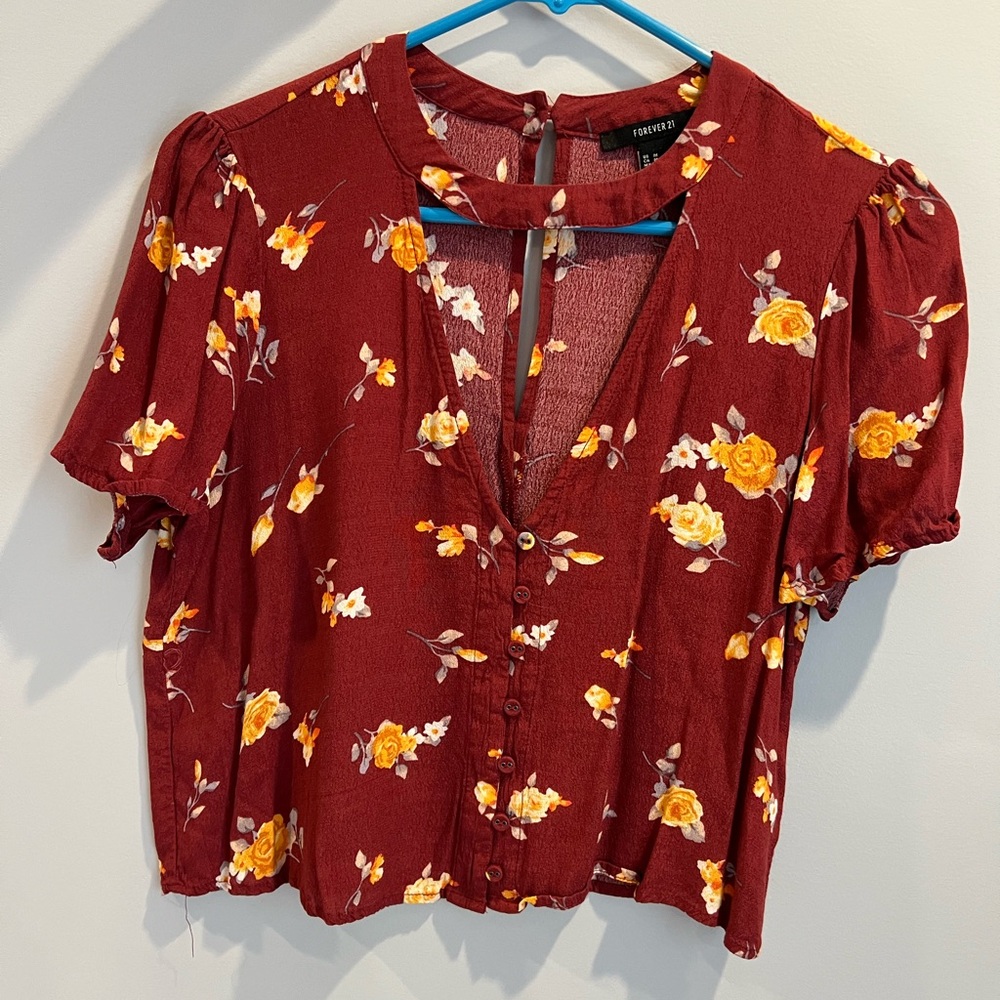 Forever 21 Floral Cropped Blouse Size Medium GUC